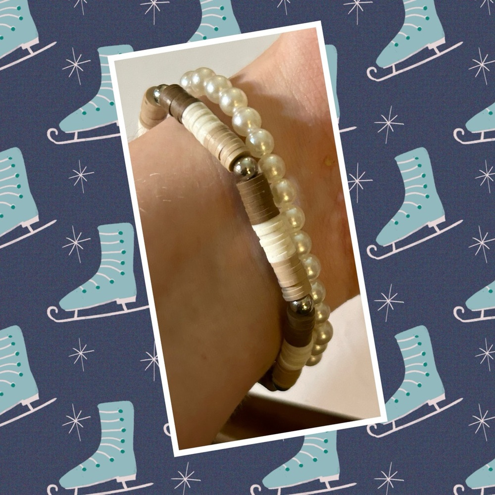 Brown/White rubber bracelet and faux pearl bracelet